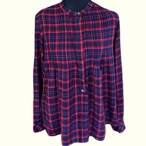 Gap navy blue/red button front baby doll style top with pleated bodice size M.